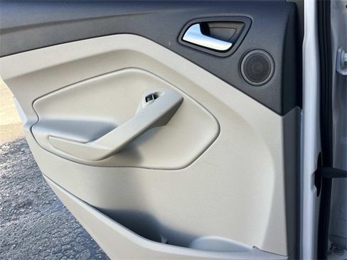 Used 2017 Ford Escape Titanium image 19