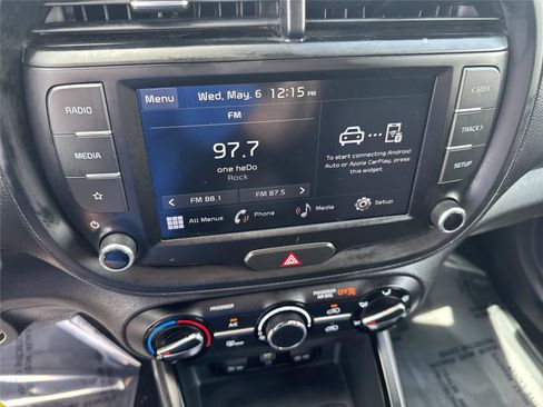 Used 2023 Kia Soul LX FWD image 25