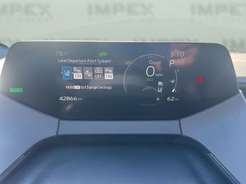 Used 2024 Toyota Prius LE image 20