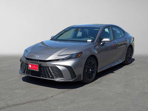 Certified 2026 Toyota Camry SE FWD image 7