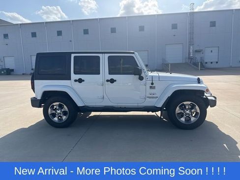 Used 2016 Jeep Wrangler Unlimited Sahara w/ Max Tow Package AWD/4WD image 4