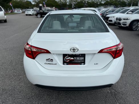 Used 2017 Toyota Corolla LE w/ Carpet Mat Package (TMS) FWD image 9