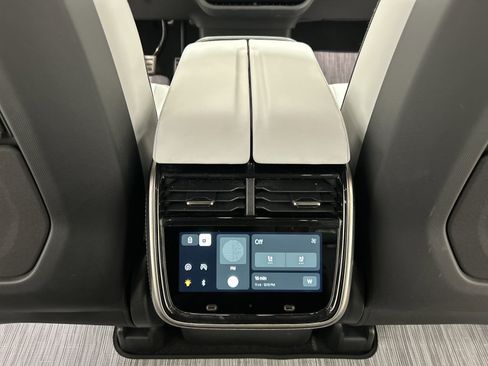 Used 2023 Rivian R1S Adventure AWD/4WD image 30