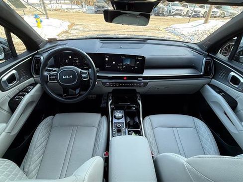 Used 2025 Kia Sorento SX Prestige image 24