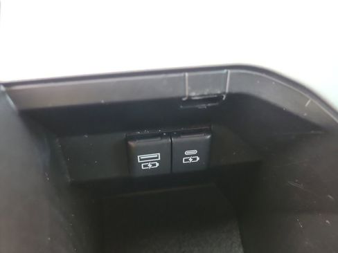 Used 2023 Toyota Camry LE image 23