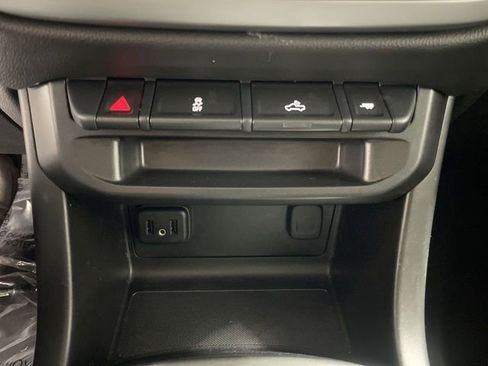 Used 2021 Chevrolet Colorado LT w/ LT Convenience Package image 18