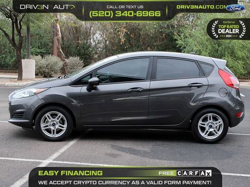 Used 2017 Ford Fiesta SE image 4