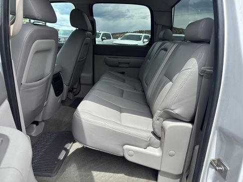 Used 2010 GMC Sierra 2500 SLE AWD/4WD image 10