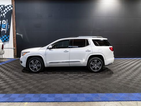 Used 2017 GMC Acadia Denali w/ Technology Package AWD/4WD image 2