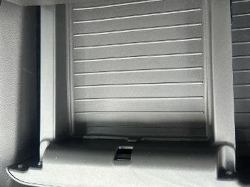 New 2025 Chevrolet Suburban Premier image 42