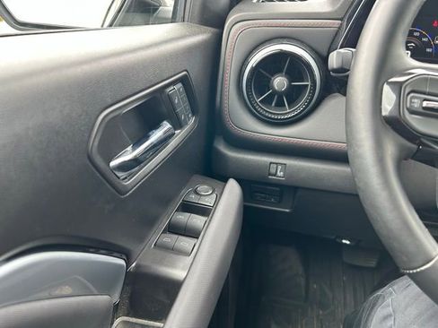 Used 2024 Chevrolet Colorado Z71 w/ Z71 Convenience Package 2 image 20