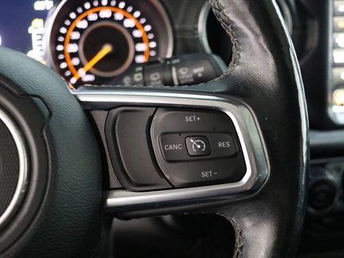 Used 2019 Jeep Wrangler Unlimited Sahara AWD/4WD image 21
