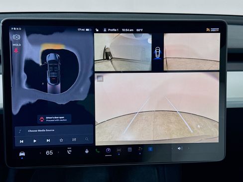 Used 2023 Tesla Model Y Long Range image 15