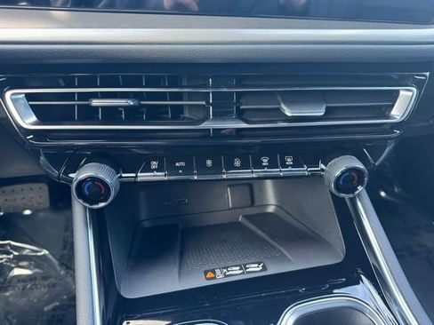 New 2026 Chevrolet Traverse LT w/ Midnight/Sport Edition AWD/4WD image 19