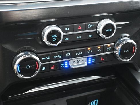 New 2026 Ford F250 Lariat w/ Black Appearance Package AWD/4WD image 28