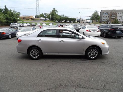 Used 2011 Toyota Corolla image 8