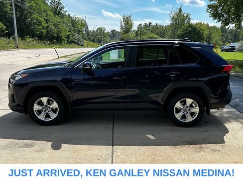 Used 2020 Toyota RAV4 XLE w/ Convenience Package AWD/4WD image 6