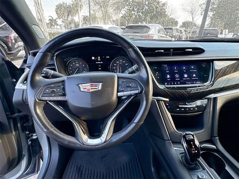 Used 2023 Cadillac XT6 Premium Luxury w/ Technology Package image 12
