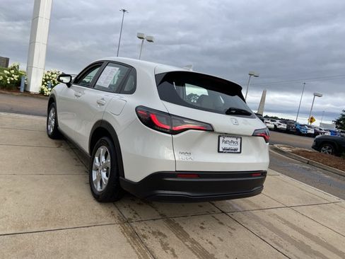 Used 2025 Honda HR-V LX image 9