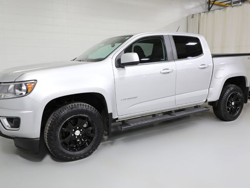Used 2020 Chevrolet Colorado LT w/ LT Convenience Package image 12