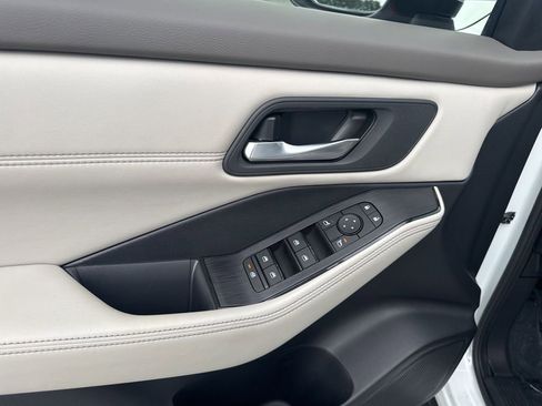 Used 2024 Nissan Rogue SV w/ SV Premium Package FWD image 26