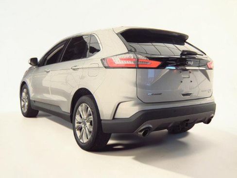 Used 2019 Ford Edge Titanium w/ Cold Weather Package AWD/4WD image 5