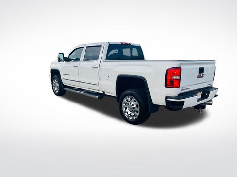 Used 2017 GMC Sierra 2500 Denali w/ Duramax Plus Package image 4