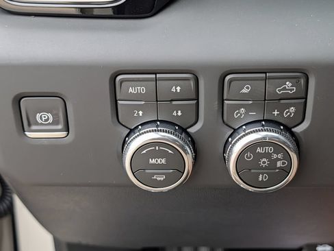 New 2026 GMC Sierra 1500 AT4 w/ AT4 Premium Package AWD/4WD image 21