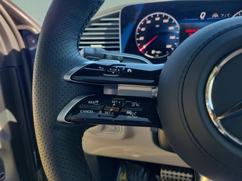 New 2026 Mercedes-Benz GLS 450 4MATIC image 19