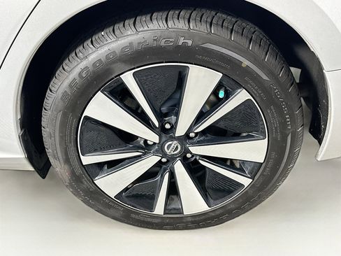 Used 2022 Nissan Altima 2.5 SV FWD image 11