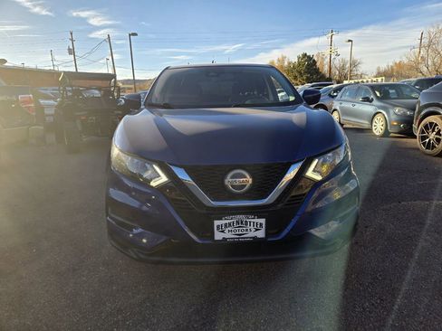 Used 2020 Nissan Rogue Sport S image 2