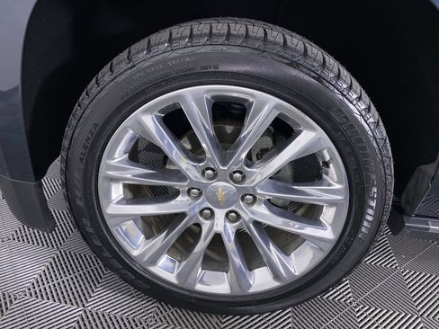 Certified 2019 Chevrolet Suburban Premier w/ Premier Plus Edition image 17