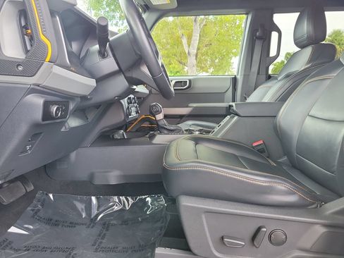 Used 2023 Ford Bronco Badlands w/ Sasquatch Package AWD/4WD image 24