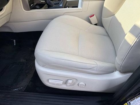 Used 2021 Lexus GX 460 Premium w/ Premium Package image 15