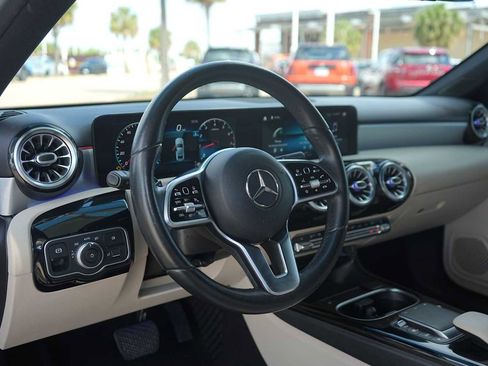 Used 2021 Mercedes-Benz A 220 image 2