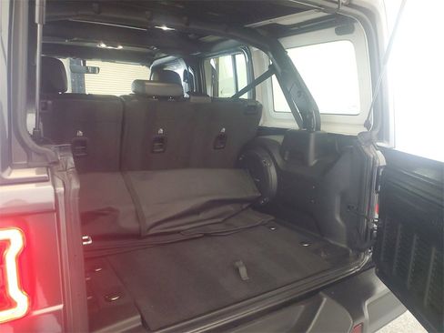 Used 2021 Jeep Wrangler Unlimited Sahara w/ Safety Group image 20