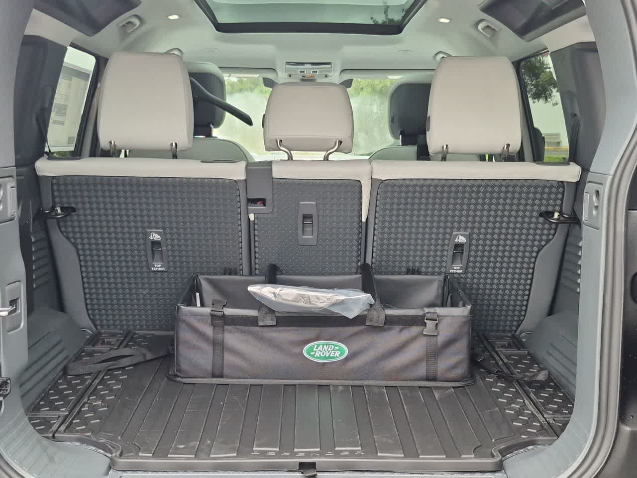New 2026 Land Rover Defender 110 X-Dynamic SE AWD/4WD image 37