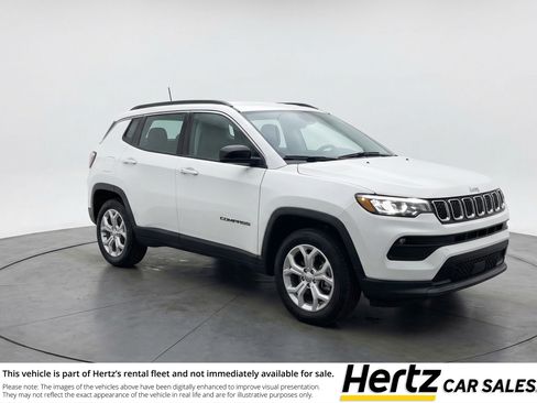 Used 2025 Jeep Compass Latitude AWD/4WD image 1