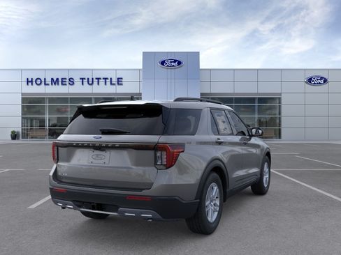 New 2026 Ford Explorer Active w/ Active Comfort Package RWD image 8