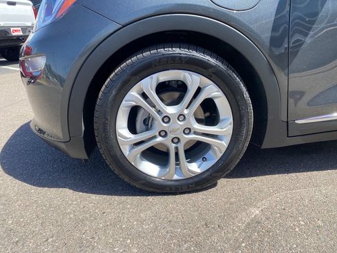Used 2020 Chevrolet Bolt LT FWD image 26