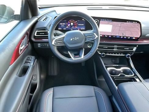 New 2026 Chevrolet Traverse Z71 w/ Driver Confidence Package image 13