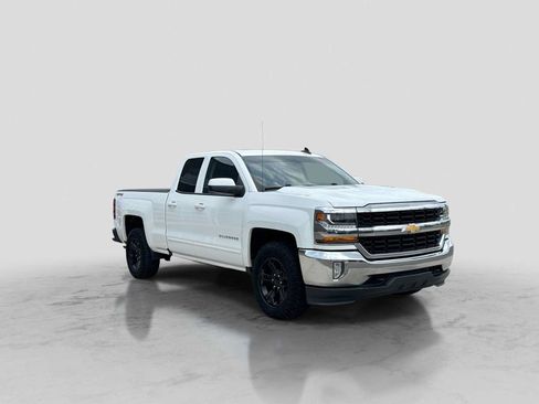 Used 2017 Chevrolet Silverado 1500 LT w/ All Star Edition AWD/4WD image 8