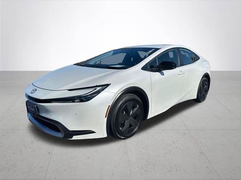 Certified 2025 Toyota Prius Plug-In Hybrid FWD image 2