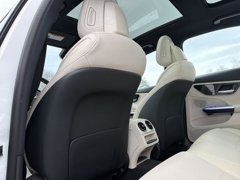 Used 2022 Mercedes-Benz C 300 4MATIC Sedan w/ Pinnacle Trim Package image 26