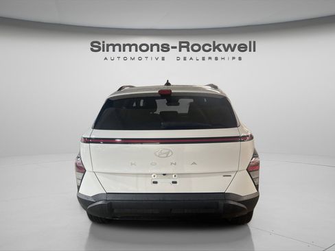 Used 2024 Hyundai Kona SEL image 6