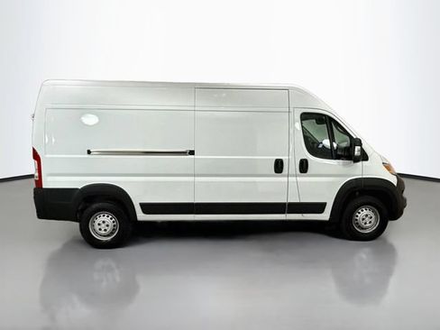 Used 2024 RAM ProMaster 2500 w/ Convenience Group FWD image 8