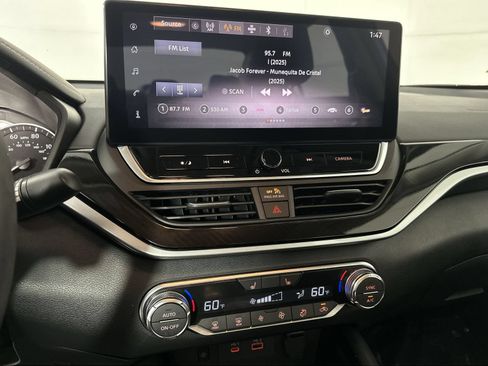 Used 2025 Nissan Altima 2.5 SR w/ SR Premium Package FWD image 21