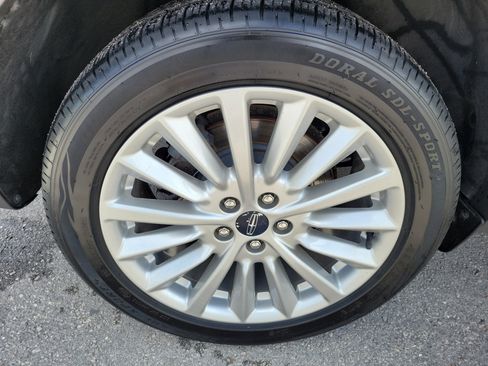 Used 2019 Lincoln MKC Premiere FWD image 10