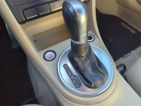 Used 2014 Volkswagen Beetle R-Line image 17