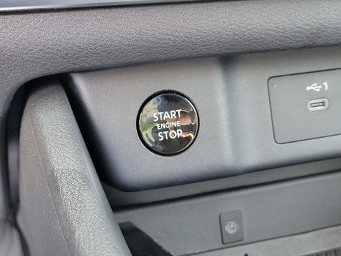 Certified 2025 Nissan Rogue SL AWD/4WD image 30